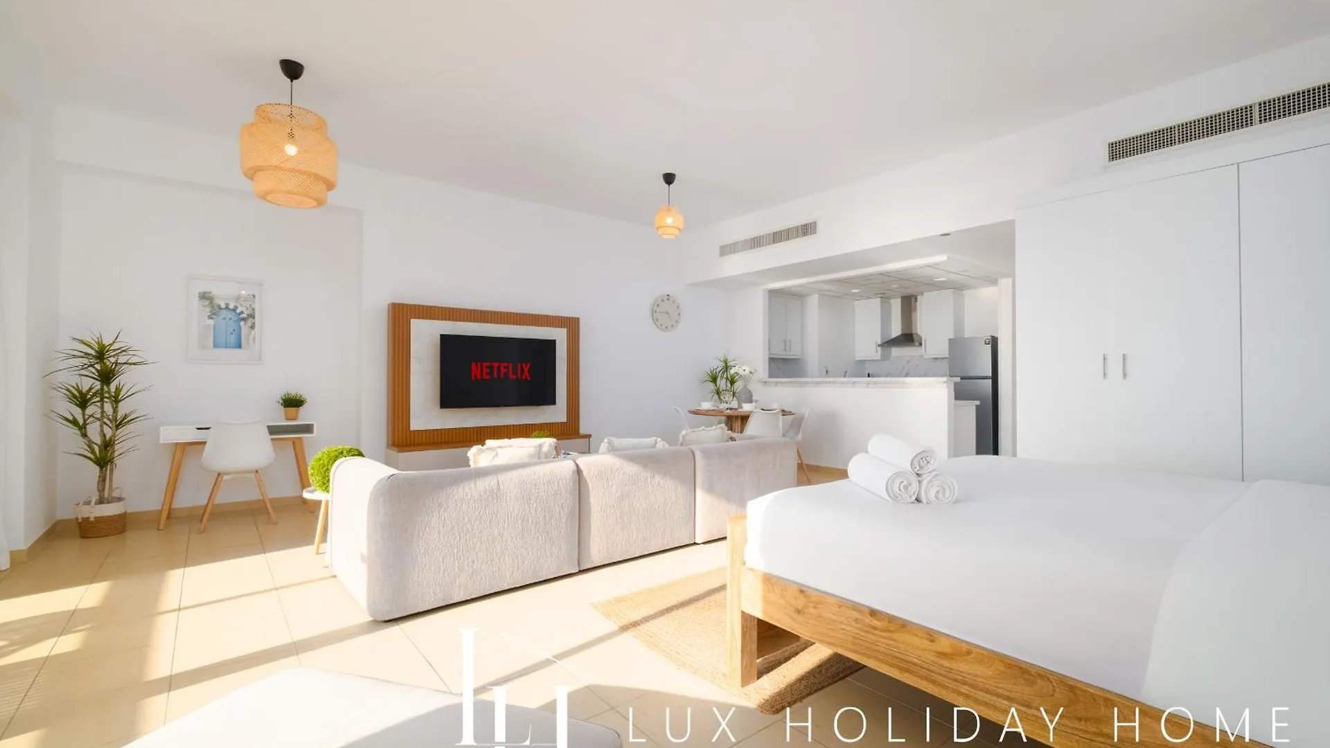 Lux The Dubai Eye View Jbr Studio 0*,