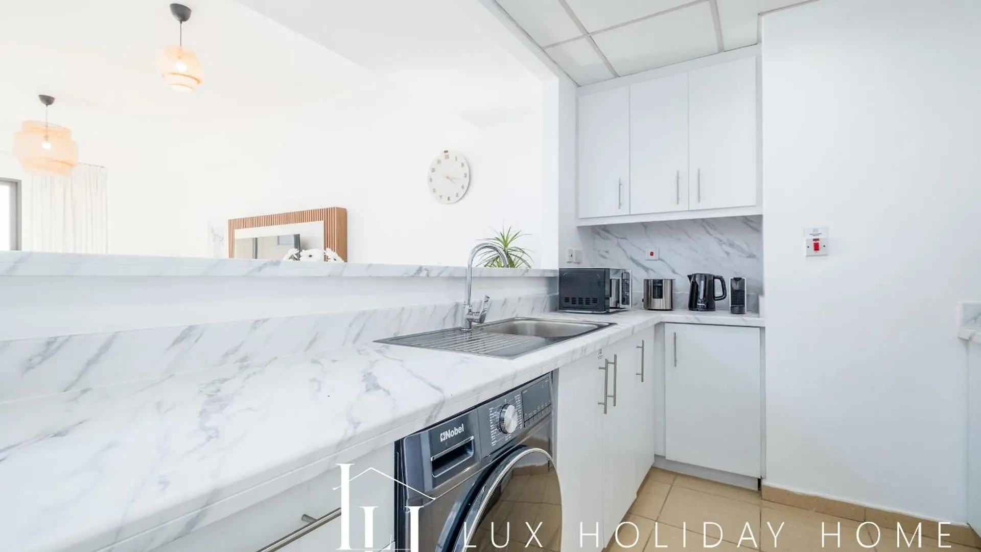 Lux The Dubai Eye View Jbr Studio Apartment